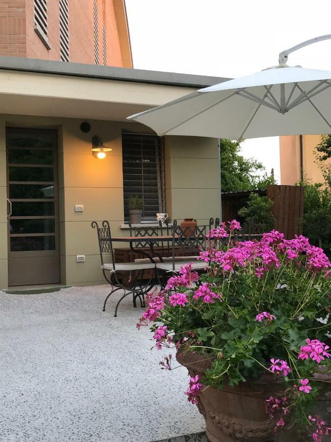 La Sosta Fuori Stazione Panzió Brescello Kültér fotó